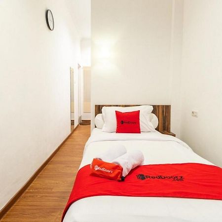 Reddoorz @ Binjai Hotell Exteriör bild