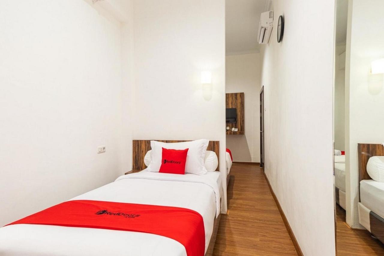 Reddoorz @ Binjai Hotell Exteriör bild